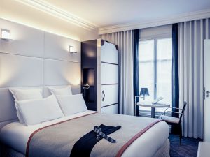 Coffret cadeau: Séjour romantique avec nuit en hôtel étoilé et champagne à Paris