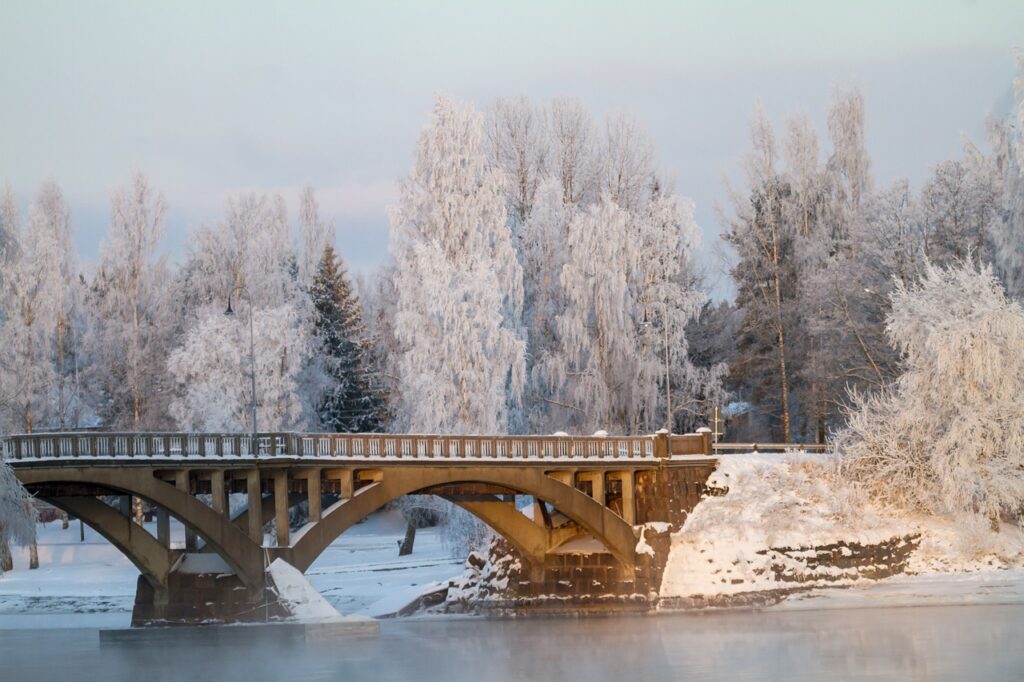 Pont fleuve Finlande