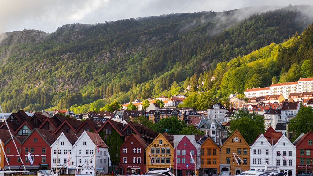 Norvège montagne maisons