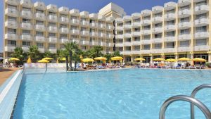 Pension complète à Tossa de Mar avec spa et bouteille de cava: Hôtel GHT Oasis Tossa & Spa4*