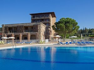 Demi-pension: Village Vacances Castel Luberon - Vaucluse - Apt , Côte d'Azur
